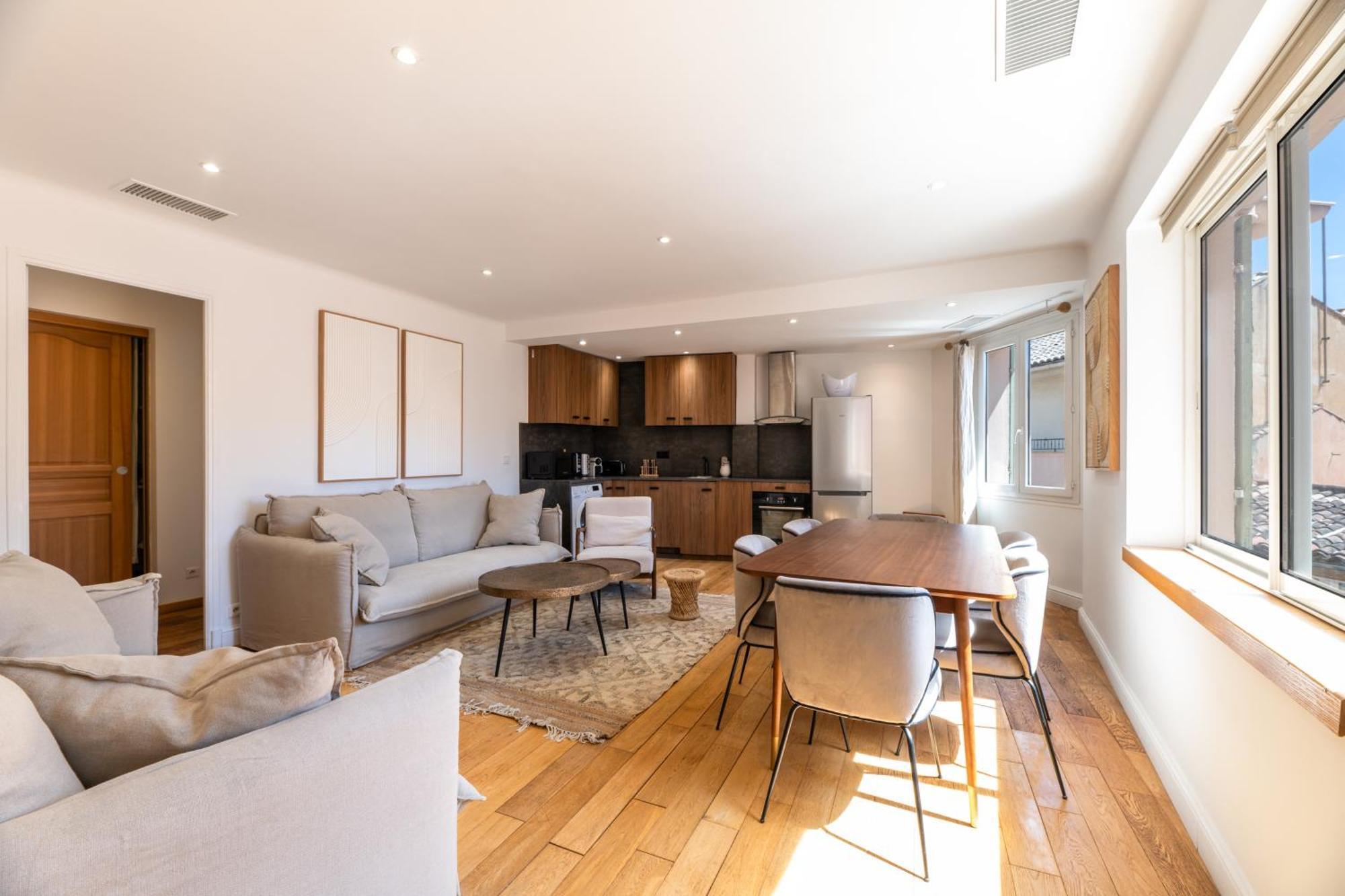 Appartement Place Des Lices 圣特罗佩 外观 照片