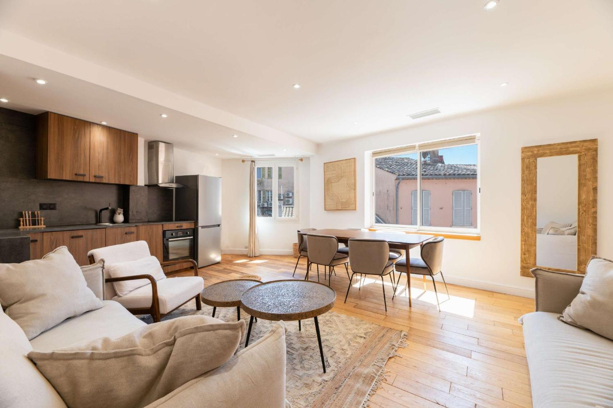 Appartement Place Des Lices 圣特罗佩 外观 照片