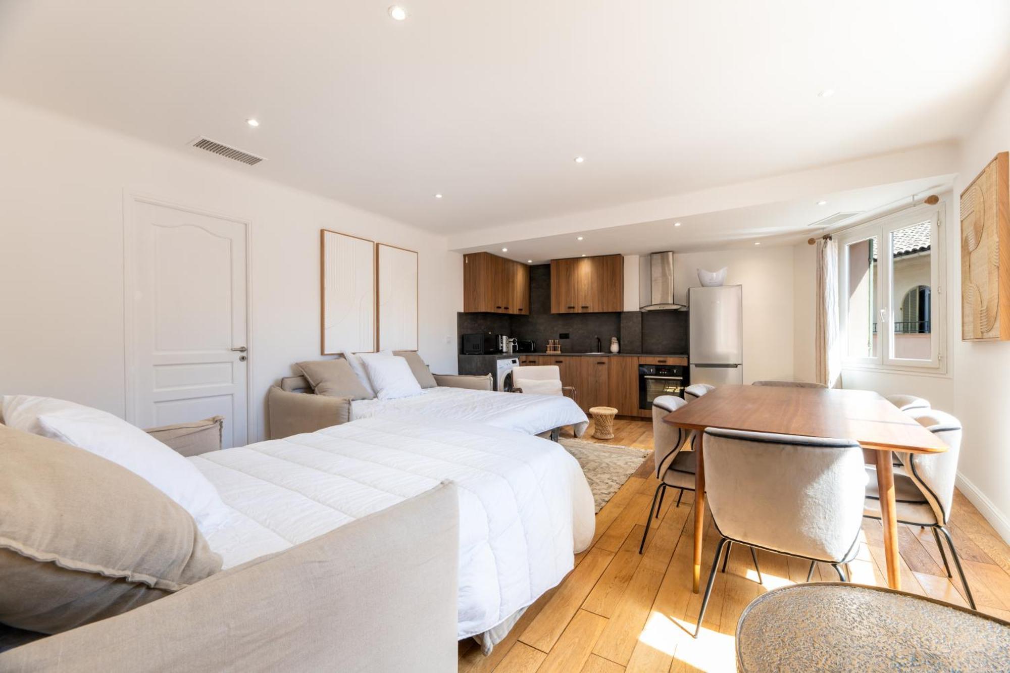 Appartement Place Des Lices 圣特罗佩 外观 照片